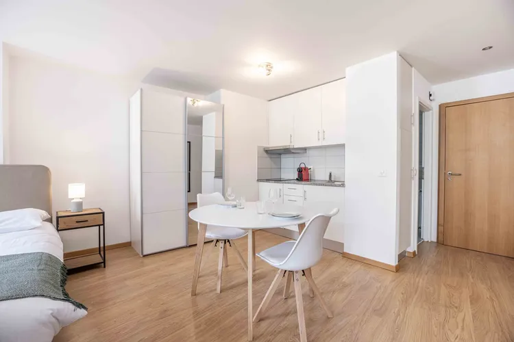 Studio meublé , en plein centre ville de Lausanne, idéal pour les étudiants  Interior 1