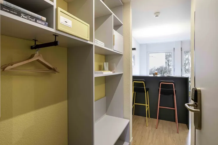 Studio Standard Interior 3