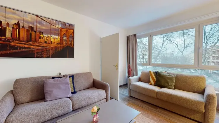 Well located 1 bedroom apartment low-budget in Charmilles, Geneva Interior 2
