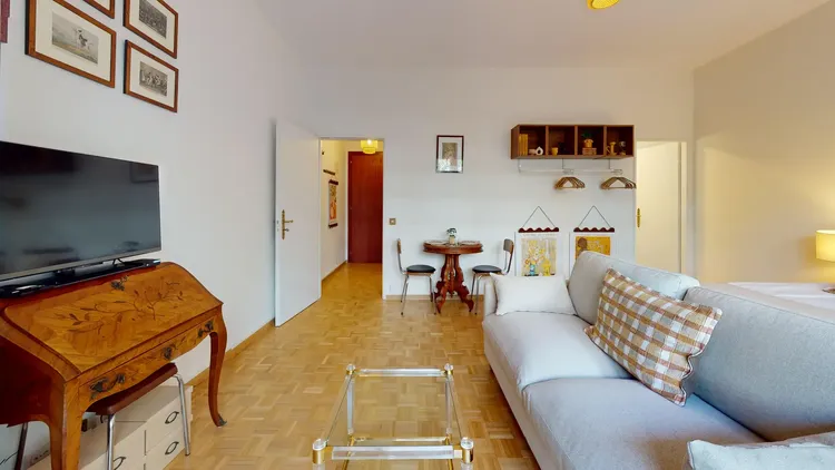 Studio spacieux et lumineux à Malagnou Interior 1