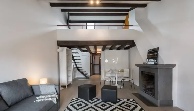 Modern one bedroom apartment in Vieille-Ville, Geneva Interior 1