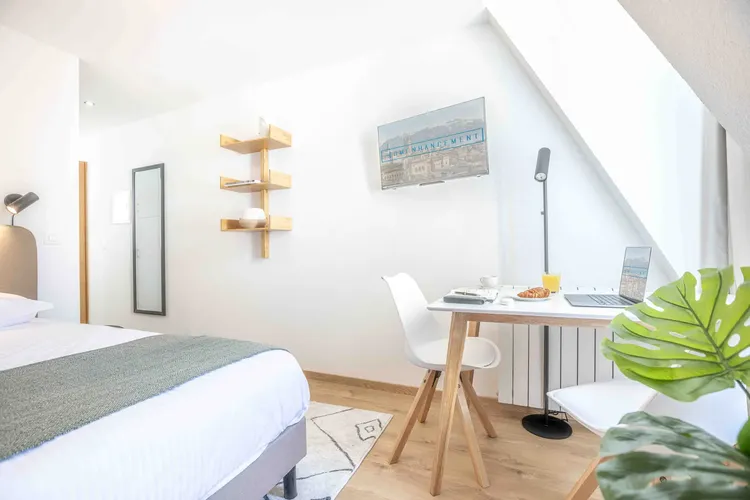 Studio meublé, situé en plein centre de Lausanne, idéal pour les étudiants.