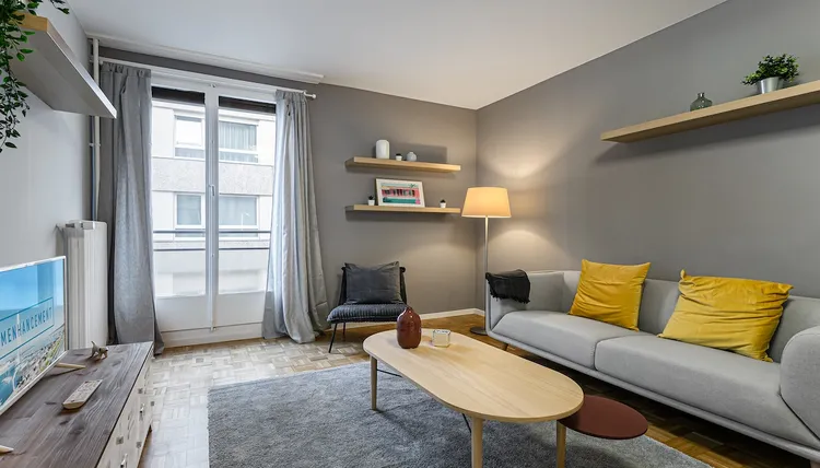 Stylish studio apartment low-budget in Nations, Geneva