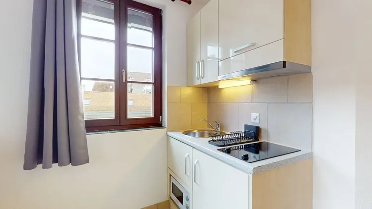 Studio meublé avec coin nuit séparé au centre de Vevey Interior 1