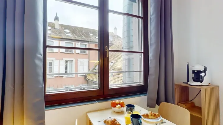 Studio meublé avec coin nuit séparé au centre de Vevey Interior 2