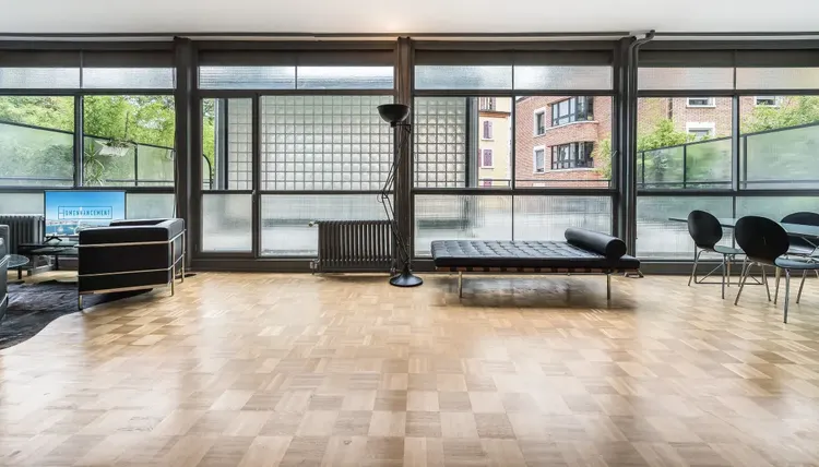 Modern studio apartment luxury in Eaux-Vives, Geneva Interior 2