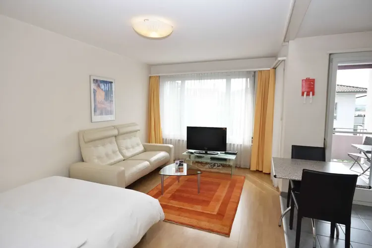 Apartment ideally located in the heart of Zurich and close to the Limmat Interior 2