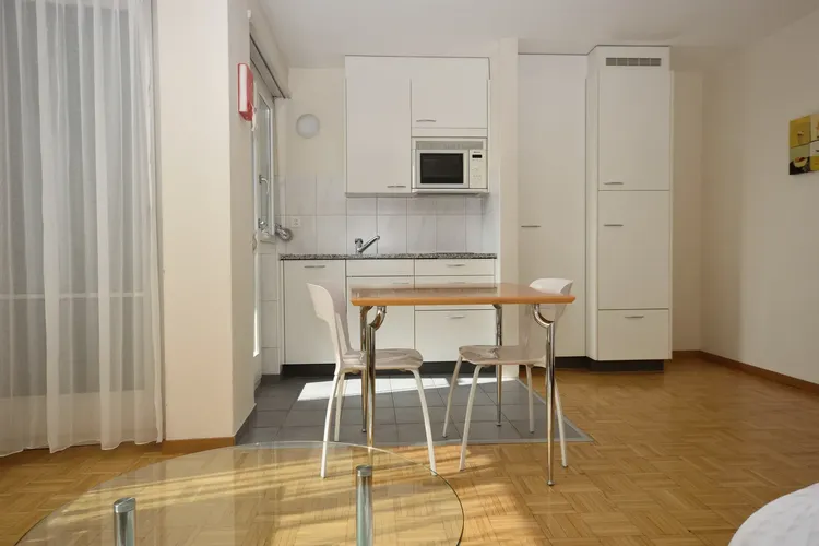 Apartment ideally located in the heart of Zurich and close to the Limmat. Interior 4