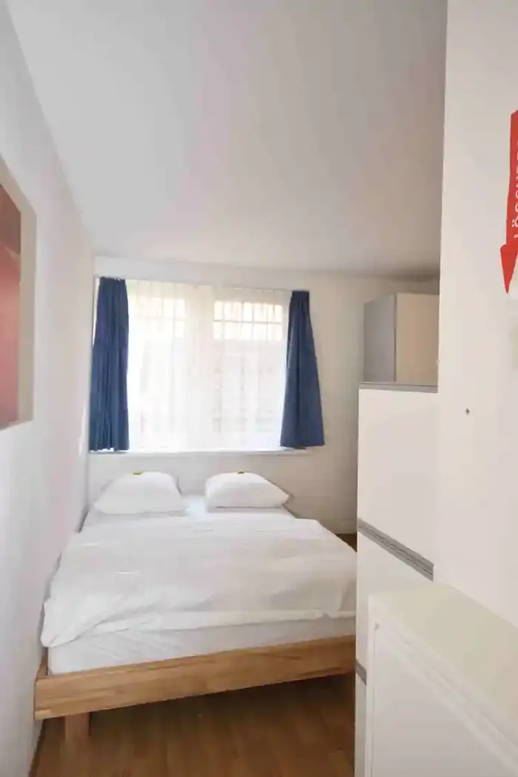 Beautiful studio ideally located in the heart of Zurich and close to Bahnhofstrasse. Interior 3
