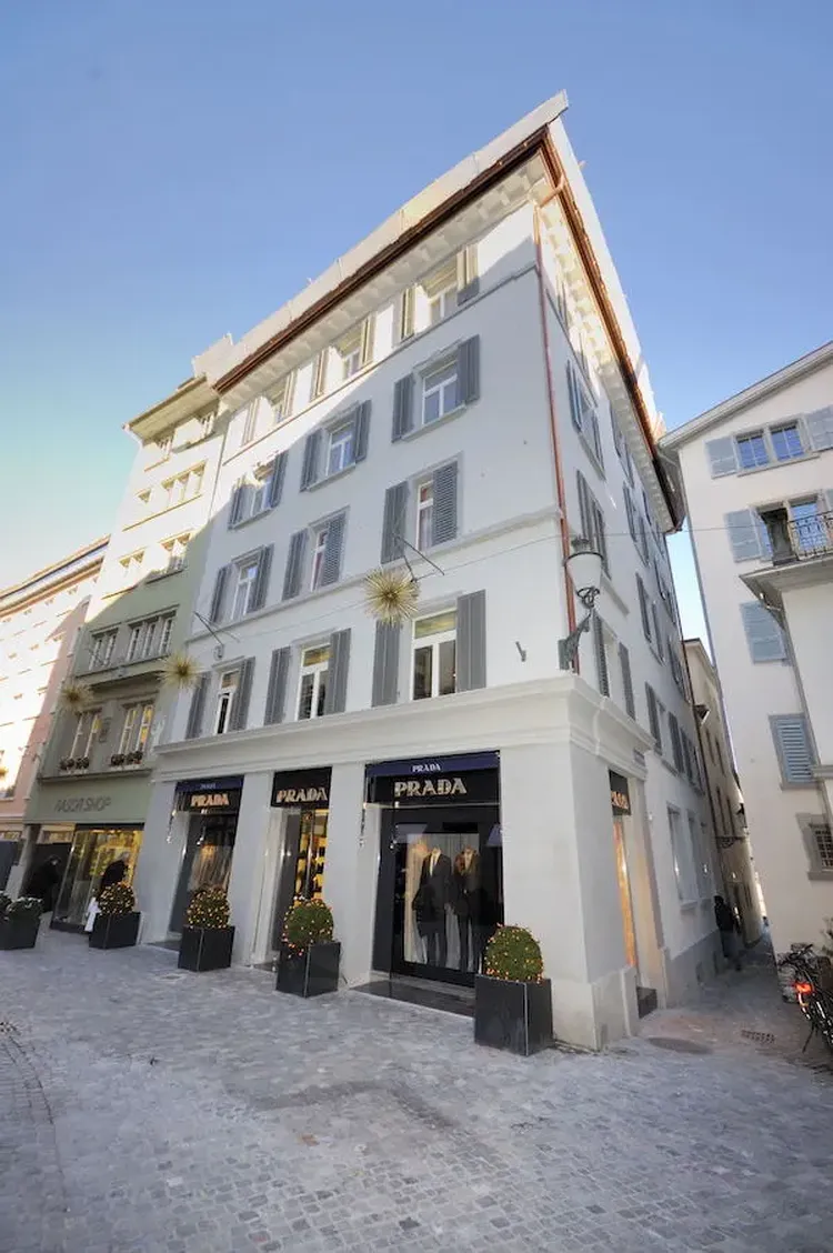 Beautiful studio ideally located in the heart of Zurich and close to Bahnhofstrasse. Interior 1