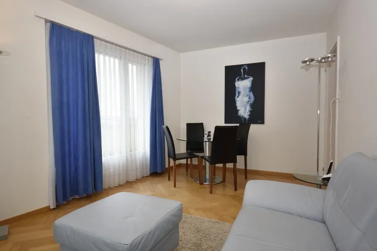 Beautiful one bedroom close to the Lake. Interior 4