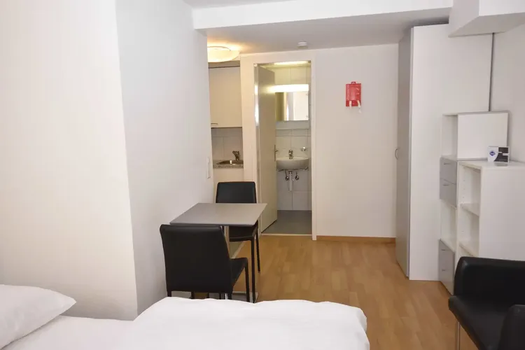 Beautiful studio ideally located in the heart of Zurich and close to Bahnhofstrasse. Interior 4