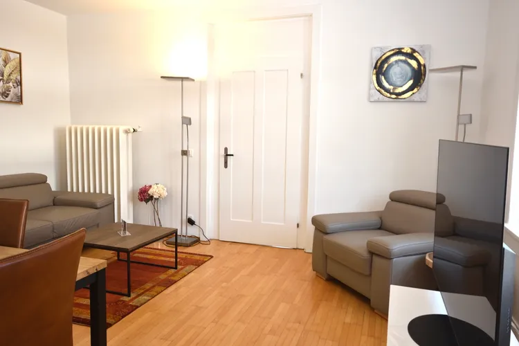 Charming 2 bedrooms in a residential area of Zurich. Interior 4