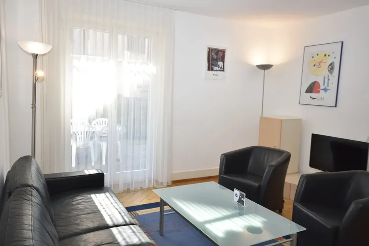 Beautiful 2 bedrooms in the city center of Zurich. Interior 2
