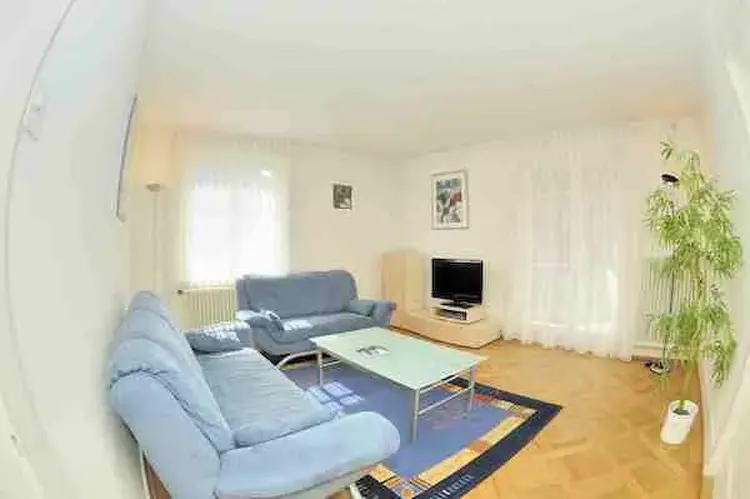Beautiful 2 bedrooms in the city center of Zurich Interior 2