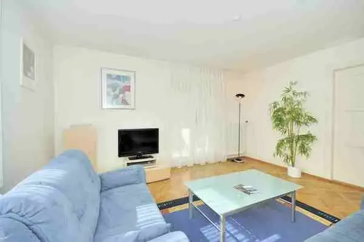 Beautiful 2 bedrooms in the city center of Zurich Interior 4